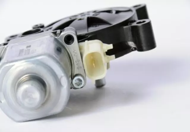 Heating and Air Conditioning Control Panel with Rear Window Defogger Switch - GM (22803600)