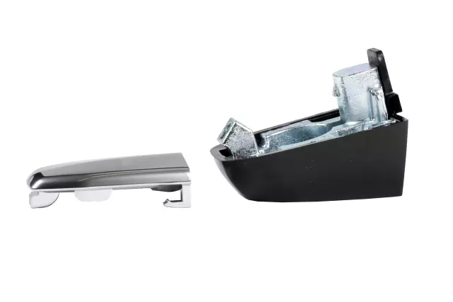 2015-2019 GM Escutcheon - GM (13596119)