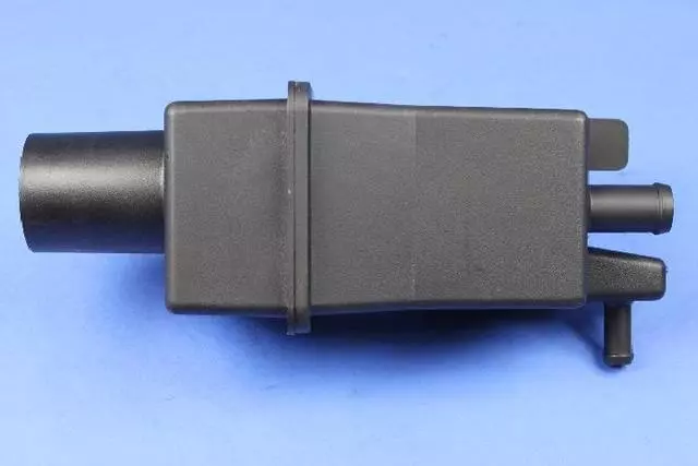 4695521 - Steering: Reservoir for Chrysler: Concorde, LHS, New Yorker | Dodge: Intrepid Image