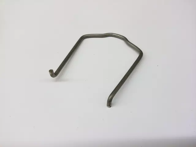 1J0121142 - Cooling System: Upper Coupling Retainer Spring for Volkswagen: Arteon, Atlas, Atlas Cross Sport, Beetle, CC, Eos, Golf, Golf Alltrack, Golf R, Golf SportWagen, GTI, Jetta, Passat, R32, Rabbit, Tiguan, Tiguan Limited, Touareg Image