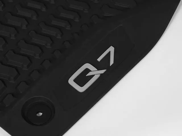 Q7 (2016+) All-Weather Floor Mats Set, Front - Black - Audi (4M1-061-221-041)