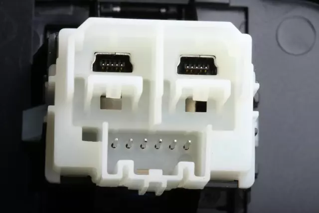 84092078 - Body: Upper Trim Panel for GM Image