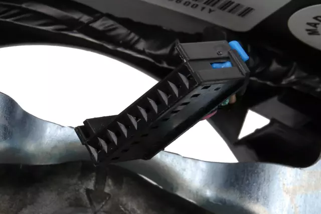 22947761 - : 2007-2013 GM Steering Wheel for Chevrolet: Silverado 1500, Silverado 2500 HD, Silverado 3500 HD | GMC: Sierra 1500, Sierra 2500 HD, Sierra 3500 HD Image