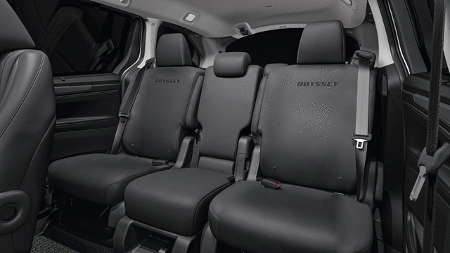 2021-2023 Honda Odyssey Second Row Seat 8P Water Resistant Cover - Honda (08P32-THR-110D)