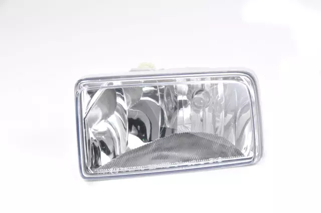 Passenger Side Front Fog Lamp - GM (22872763)