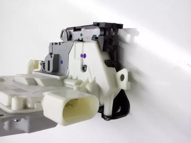 Lock - Volkswagen (3C1-837-015-B)