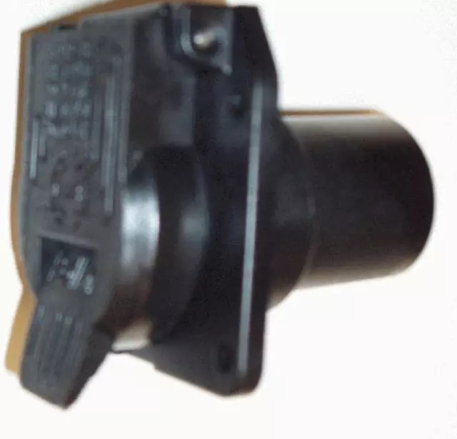 7L0055305N - Towing: 7-Pin Connector With Car Flap Box for Volkswagen: Atlas, ID. Buzz, ID.4, Tiguan, Touareg Image