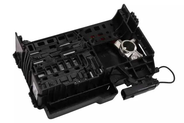 Engine Compartment Battery Distribution Fuse Block - GM (84509494)