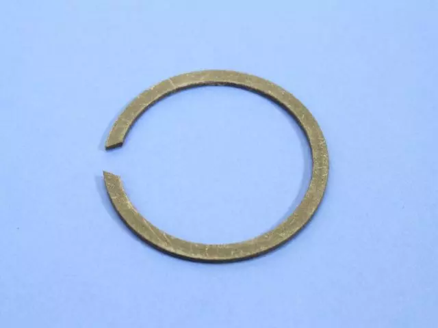 5078626AA - 62TE; 6-Speed; Automatic Transaxle: Low Clutch Return Spring Snap Ring for Mopar Image