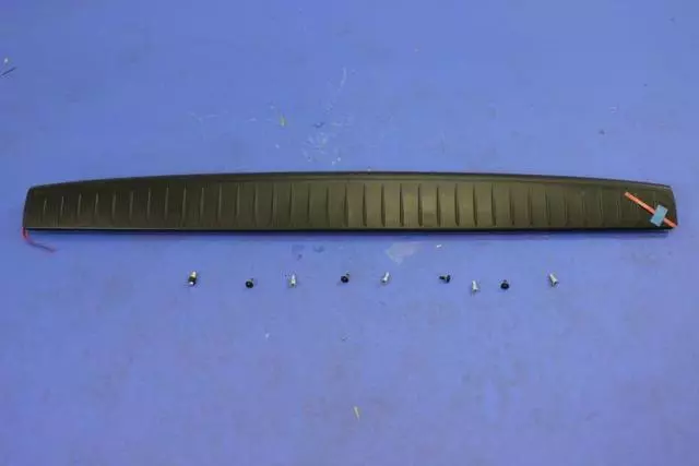 Tailgate - Rear Spoiler Kit - Mopar (82209867)