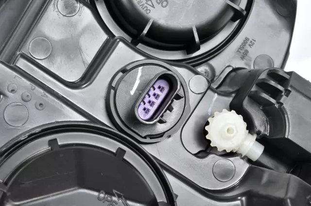 Passenger Side Headlamp Assembly - GM (20794802)