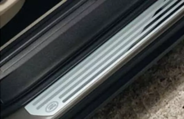 EBN500041 - Exterior: 2016 Land Rover LR4 - Sill Treadplates - Stainless Steel for Land Rover: LR3, LR4 Image