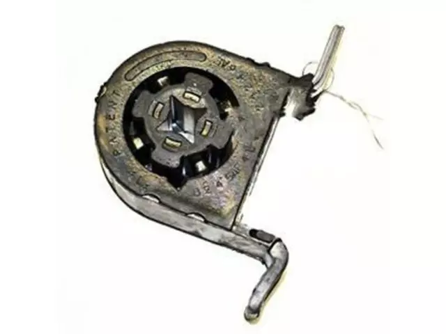 4L3Z5A246AB - : 2004-2008 Ford - Center Bracket for Ford: F-150 | Lincoln: Mark LT Image