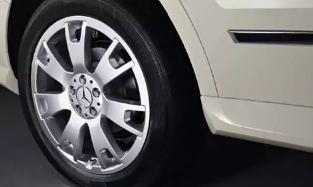 19in 7-Spoke Wheel (Sterling Silver) - Mercedes-Benz (204-401-53-02-9709)