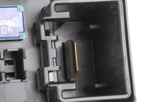 Body Wiring Harness Junction Block - GM (84044728)