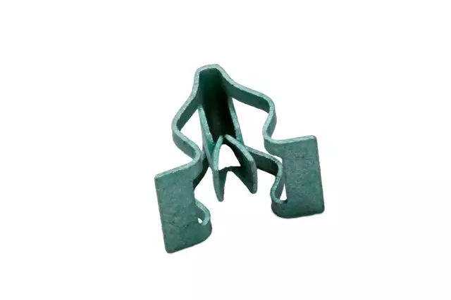 9076089 - Body: Door Trim Panel Upper Clip for Buick: LaCrosse Image