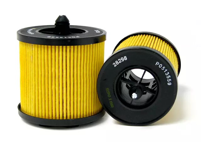 12605566 - : Engine Oil Filter for Buick: LaCrosse, Regal, Verano | Chevrolet: Captiva Sport, Cavalier, Classic, Cobalt, Equinox, HHR, Impala, Malibu | GMC: Terrain | Oldsmobile: Alero | Pontiac: G5, G6, Grand Am, Solstice, Sunfire | Saturn: Aura, Ion, L100, L200, L300, LS, LS1, LW1, LW200, Sky, Vue Image