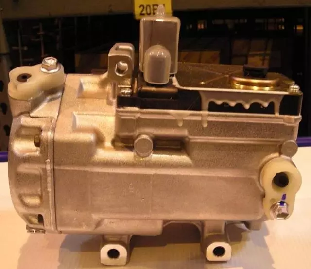 Compressor - Toyota (88370-48021)