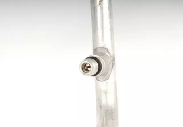 Air Conditioning Refrigerant Liquid Hose - GM (22714739)