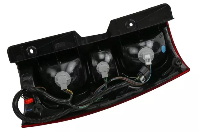 22837923 - : Combo Lamp Assembly for Chevrolet: Suburban 1500, Suburban 2500, Tahoe Image