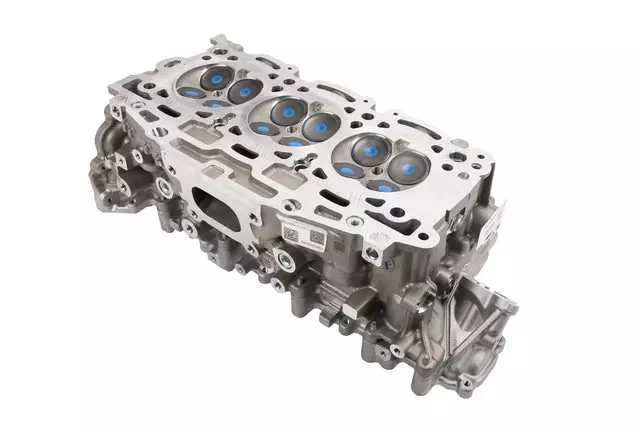Passenger Side Cylinder Head with Valves - GM (12686233)