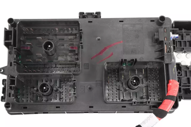 Front Compartment Fuse Block - GM (84591536)