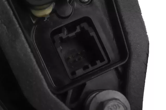 Front Driver Side Door Latch - GM (13533617)