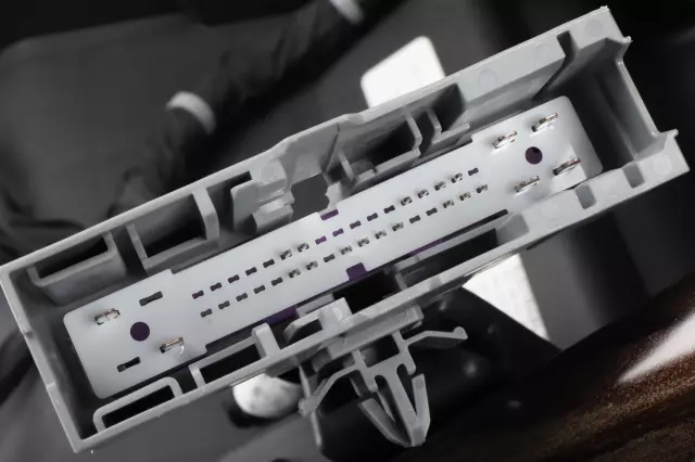 Dune Front Floor Console - GM (23491272)