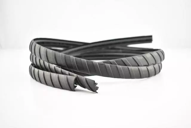 Base Carrier Bar Strip - Spare Part - Black - Volkswagen (5G0-071-727)