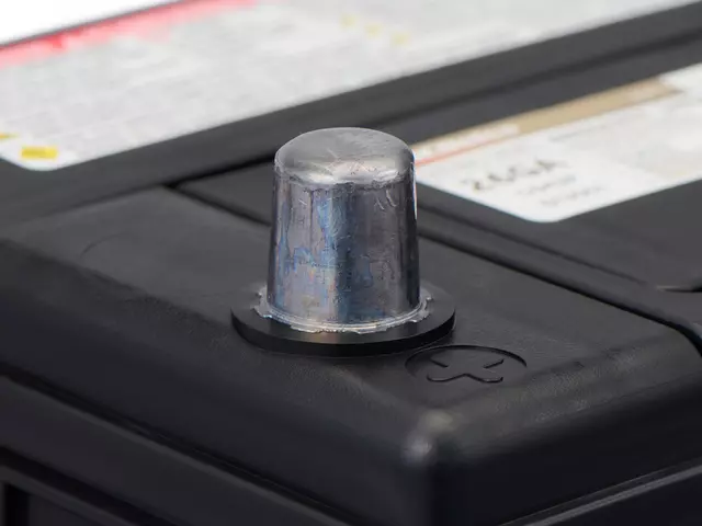 26GA - : Vehicle Battery for Chrysler: LeBaron, Town &amp; Country | Dodge: 600, Aries, Avenger, Caravan, Charger, Dakota, Grand Caravan, Lancer, Mini Ram, Omni, Rampage, Shadow, Stratus | Honda: Accord, Prelude | Mitsubishi: Galant | Saab: 900 | Suzuki: Samurai Image