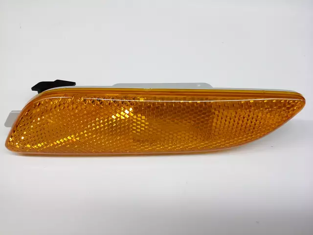1Q0945071B - : Side Marker Lamp for Volkswagen: Eos Image