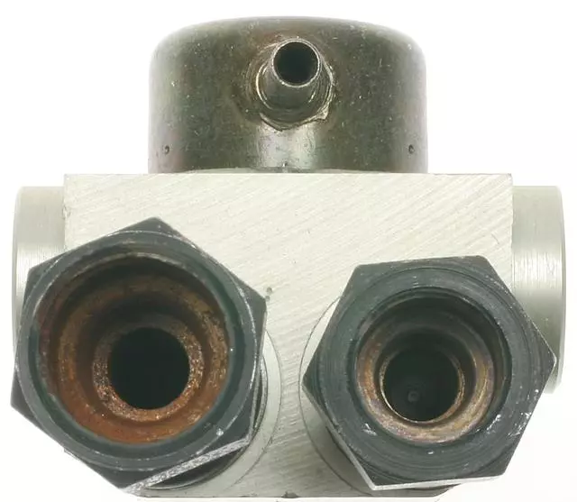 19160404 - : Fuel Injection Pressure Regulator for GM Image