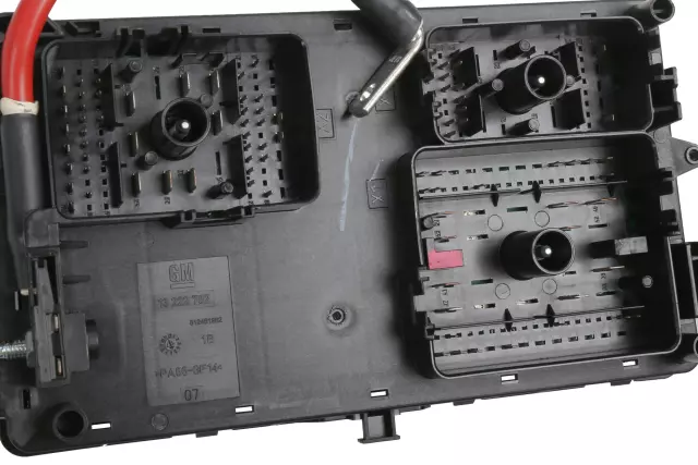 Fuse & Relay Box - GM (23217014)
