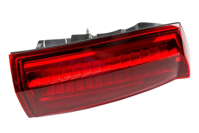 Tail Lamp Assembly - GM (25754005)