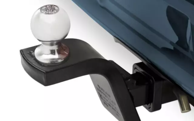 L101SFL000 - Towing: Trailer Hitch for Subaru Image