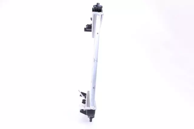 67028 - : Radiator w/Integrated Transmission Oil Cooler - Replaces HYUNDAI 253103F001, 2531039500, 2531039500 for NISSENS Image