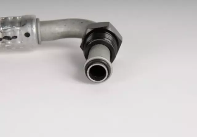 25630622 - : 1991-1995 Cadillac - Engine Oil Cooler Inlet Hose Kit with Nut and Seal for GM Image