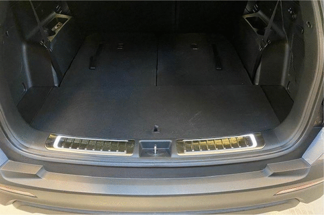 R5F25AC000 - : Illuminated Hatch Sill Plate for Kia Image