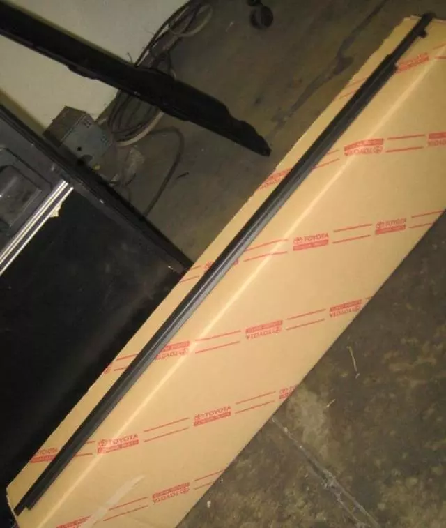 Door Belt Molding (Left, Front) - Toyota (75720-02210)