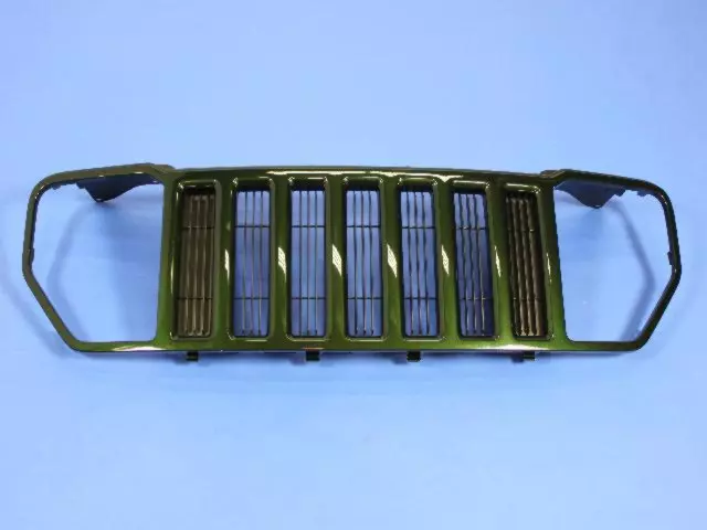 5KH101GNAD - Exterior Ornamentation: Radiator Grille for Jeep: Liberty Image