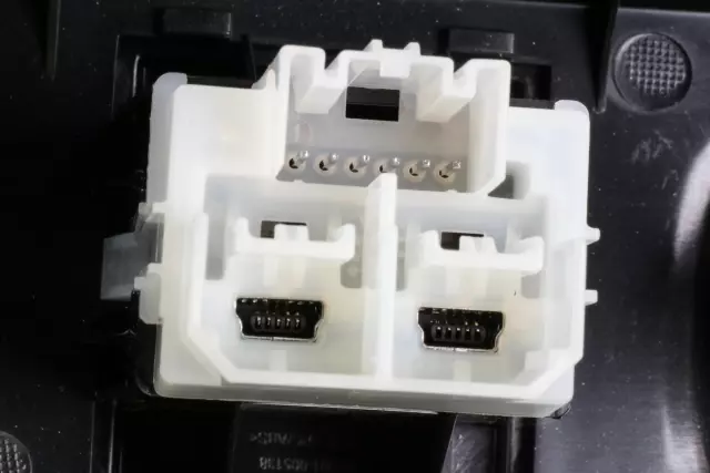 84092082 - Body: Upper Trim Panel for Chevrolet: Silverado 1500, Silverado 2500 HD, Silverado 3500 HD | GMC: Sierra 1500, Sierra 2500 HD, Sierra 3500 HD Image