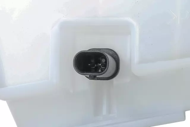 Brake Master Cylinder Kit with Reservoir, Sensor, Seals, Pin, Cover, and Nuts - GM (84118577)