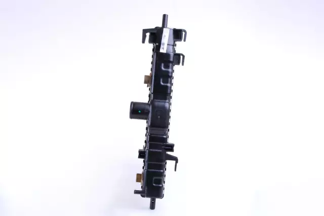 66701 - Cooling Systems: Radiator w/Integrated Transmission Oil Cooler - Replaces JAGUAR MJB4190AF, MJB4190AD, MJB4190BB for NISSENS Image