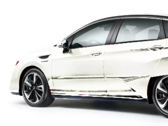 8P05TRT110 - Exterior: 2018-2021 Honda Clarity - Body Side Molding for Honda: Clarity Image