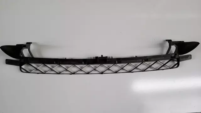 561805705A - : Guide for Volkswagen: Passat Image