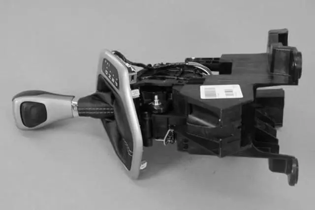 6MD111X9AD - 9HP48; 9-Speed; Automatic Transmission: Transmission Shifter for Jeep: Cherokee Image