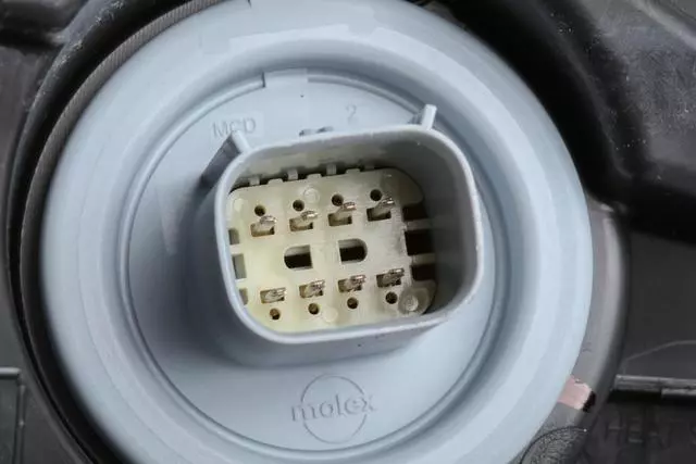 84761116 - Unclassified: Driver Side Cornering Lamp for GM Image