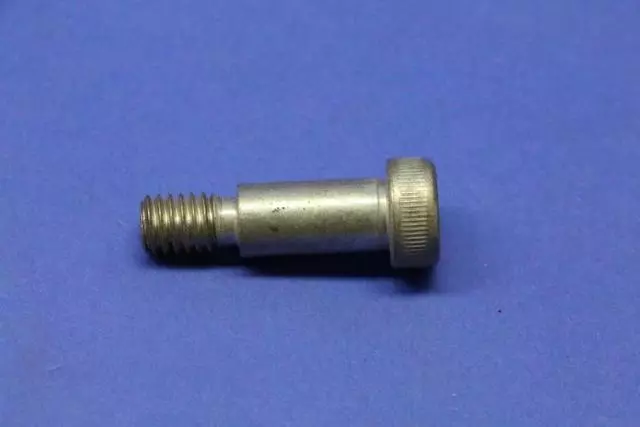 Bolt - Mopar (5290042AA)