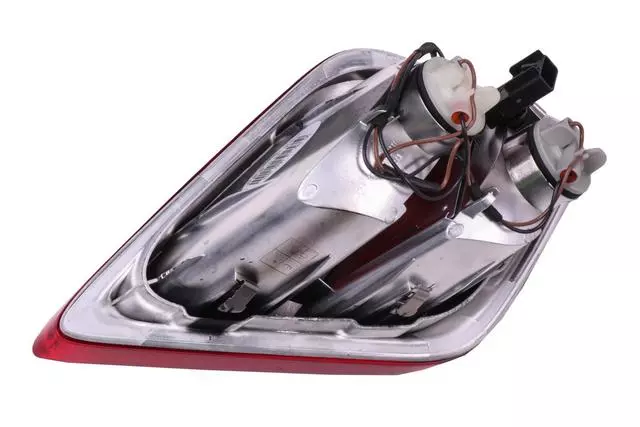 Passenger Side Rear Body Structure Auxiliary Signal Lamp - GM (13483119)