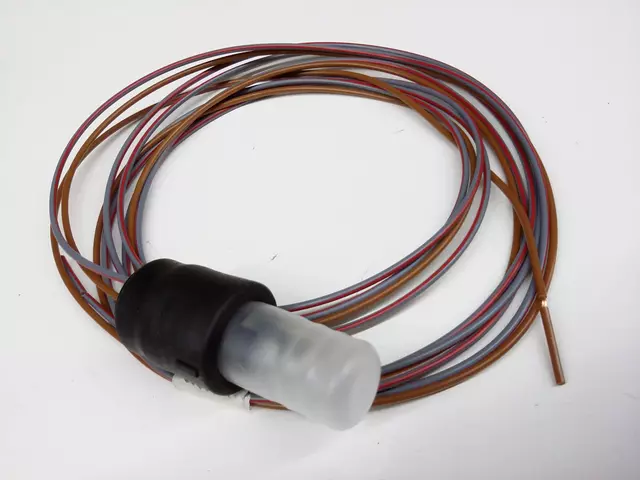 Socket & Wire - Volkswagen (1J0-971-275-C)